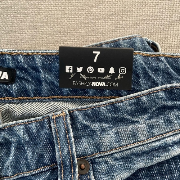 Brand new distressed jeans - Picture 2 of 4